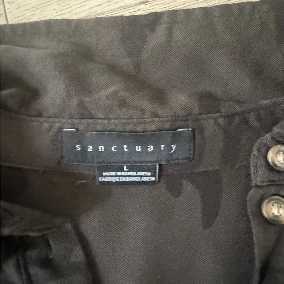 Sanctuary short sleeve button down army green/camouflage button down -large - Picture 2 of 5